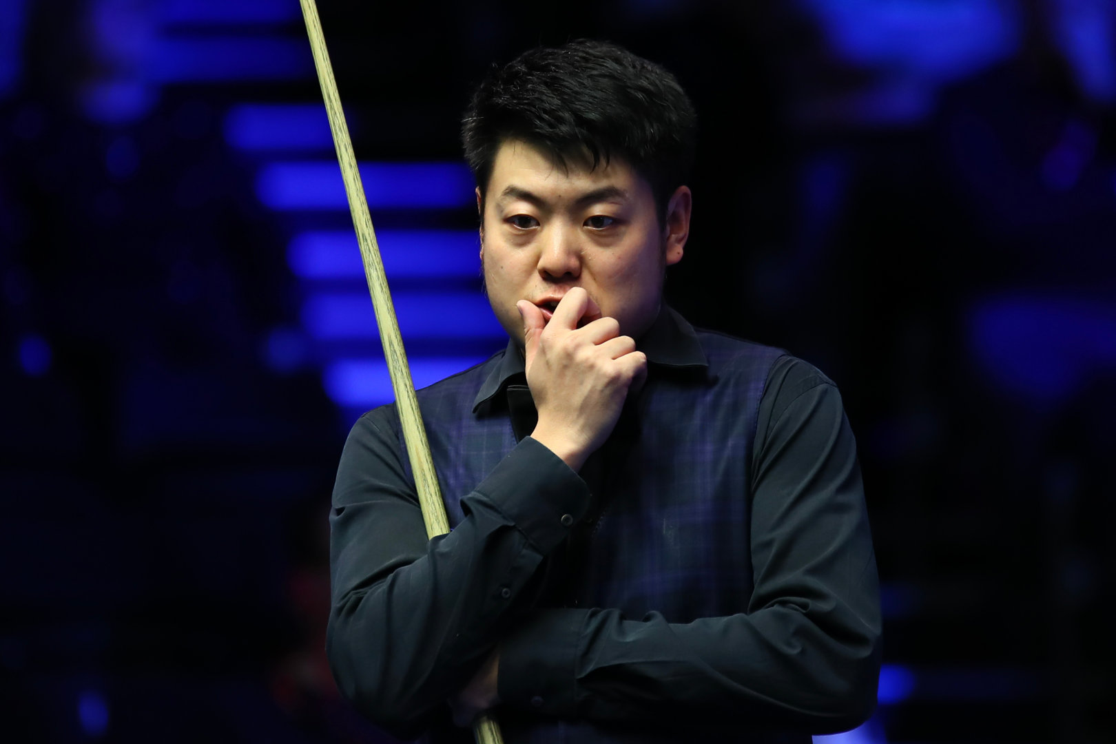 背身拿球与 背身拿球与